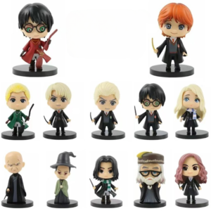 Lot de douze figurines Harry Potter emblématiques sur fond blanc