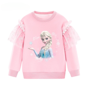Pull la reine des neiges avec du tulle sur les épaules sur fond blanc